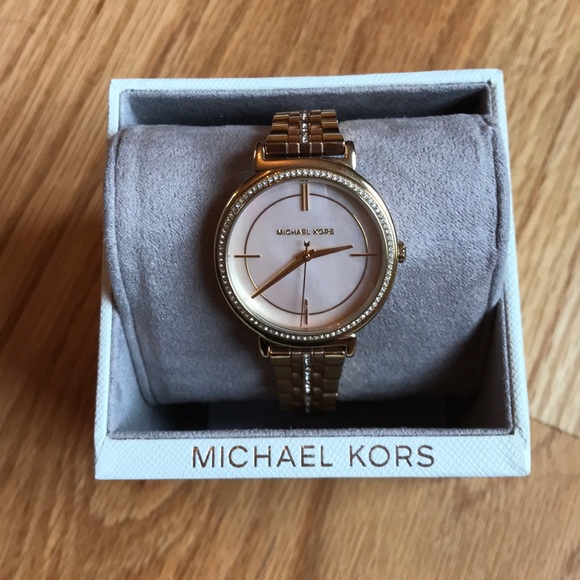 Gorgeous Michael Kors Watch - Picture 1 of 7